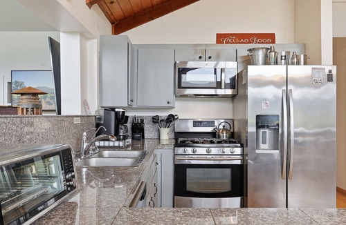 Geyserville Villa | Adventure Alexander Valley Lodge With Pool & Hot Tub 6 Bedroom Villa