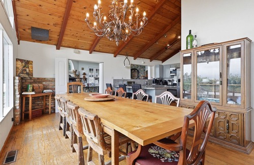 Geyserville Villa | Adventure Alexander Valley Lodge With Pool & Hot Tub 6 Bedroom Villa