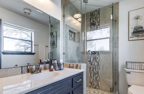 Kemp House | Adventure awaits at this trendy lakefront home!
