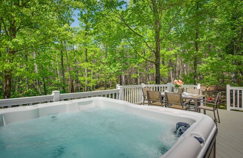 Massanutten House | Adventure Awaits! Hot Tub & Game Room Retreat
