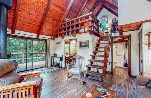 Beaver Shores Hotel | Adventure Awaits