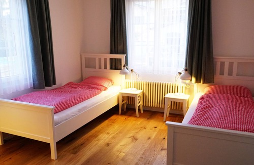 Unterseen Hotel | Adventure Guesthouse