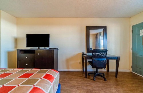 Port Lavaca Hotel | Adventure Haven in Port Lavaca | Near Lighthouse Beach | Pool Access