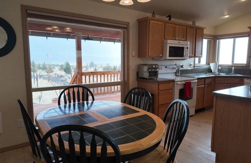 Summer Lake House | Adventure | Hot Tub | Pet & Kid Friendly