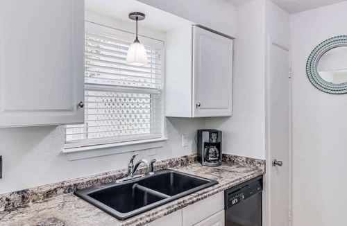Sailhouse Apartment | Adventure House