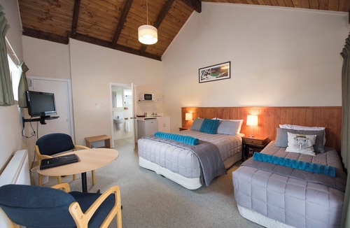 National Park Village Bed & Breakfast | Adventure Lodge & Motel