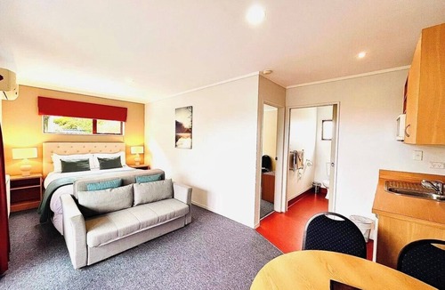 National Park Village Bed & Breakfast | Adventure Lodge & Motel