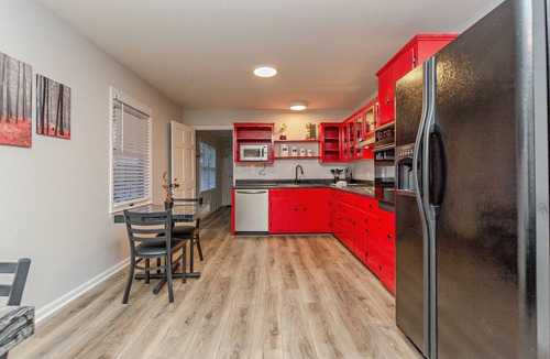 Asheboro House | Adventure Lodge - Workers Welcome Convenient & Clean