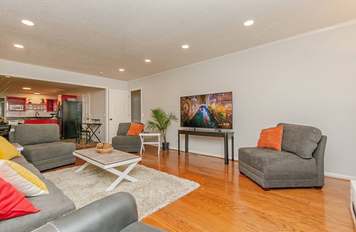 Asheboro House | Adventure Lodge - Workers Welcome Convenient & Clean