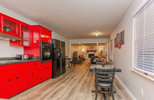 Asheboro House | Adventure Lodge - Workers Welcome Convenient & Clean