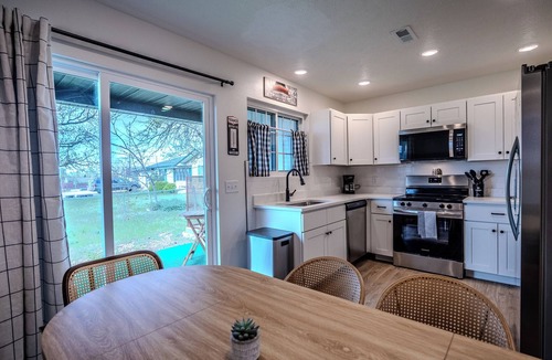 Lebanon Cabin | Adventure on Historic Route 66! Brand new renovation!