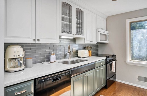 Bristol Harbour Village House | Adventure Out. Come Home to the View! Ski. Bike. Hike. Relax. Repeat.