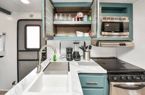 Willis House | Adventure RV Near Lake Conroe | Free Kayaks