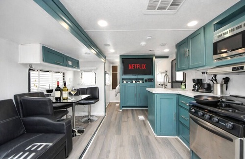 Willis House | Adventure RV Near Lake Conroe | Free Kayaks
