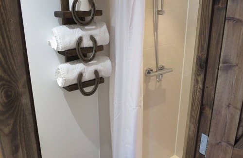 Willen Cabin | Adventurer's Village Milton Keynes