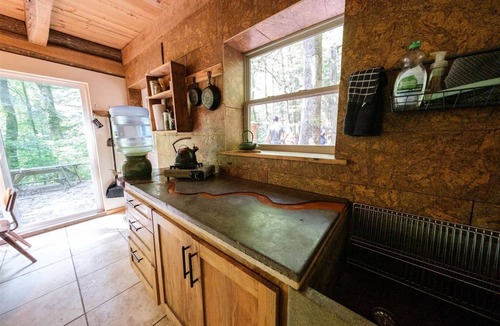 Stanton Cabin | Adventurers Only! -Off the Grid- retrea in the woods