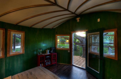 Spicewood RV Rental | Adventures Await at this Stunning Tree House Retreat in Texas
