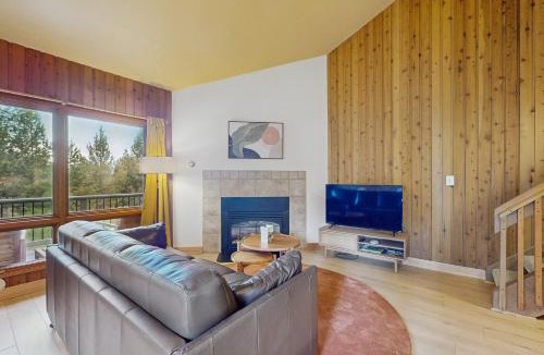 Century West Apartment | Adventures in Mount Bachelor #241