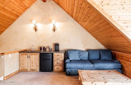 Aerie Cabin | Aerie Alcove Lodge with Private Hot Tub & Sauna!