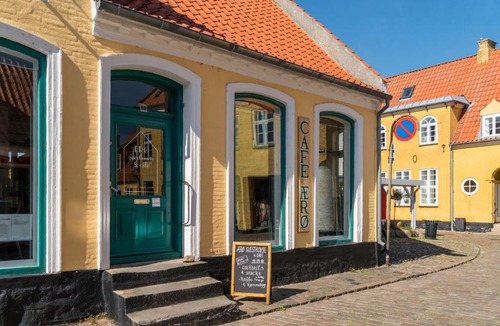 Aeroskobing House | Ærø Guesthouse & Cafe