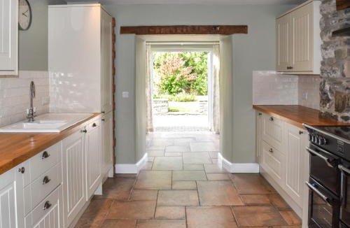 Llanddewi Brefi House | Aeron Villa