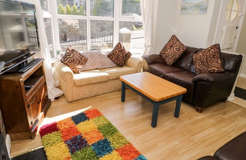 Llanfairfechan Cottage | AERONFA, pet friendly, with open fire in Llanfairfechan