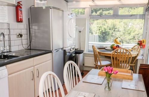 Llanfairfechan Cottage | AERONFA, pet friendly, with open fire in Llanfairfechan