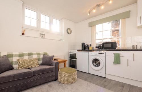 Ampthill Apartment | Aesthetic Ampthill Apartment