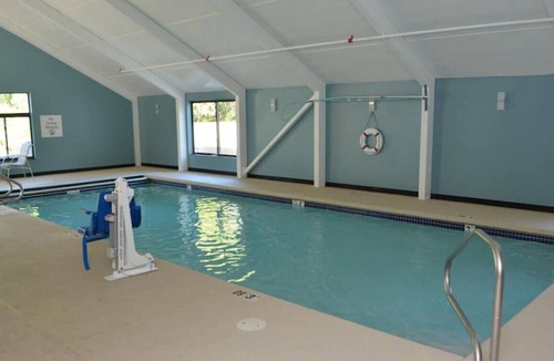 Waterville House | Aesthetically Pleasing Room for Your Holiday!