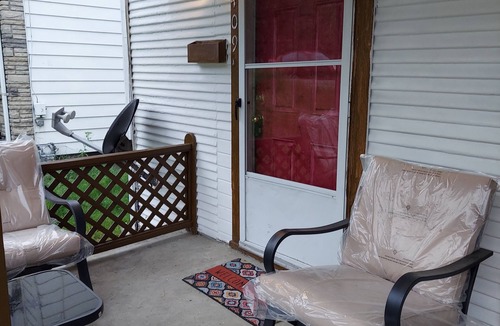 Jeannette Apartment | AFFORDABLE 1Bd/1Ba Apartment A