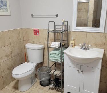 Downtown Niagara Falls Apartment | Affordable 1BR Bunkroom Stay by Niagara Falls