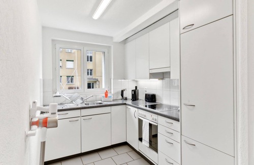 Center Apartment | Affordable 2-Bedroom Apartment in Zurich