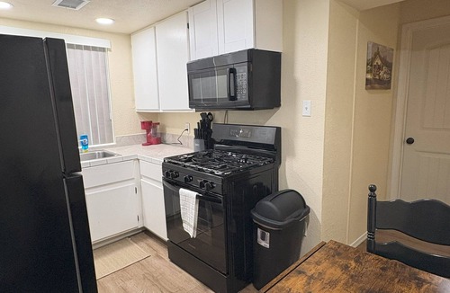 Safford Apartment | Affordable 2-bedroom apartment in Safford with AC.