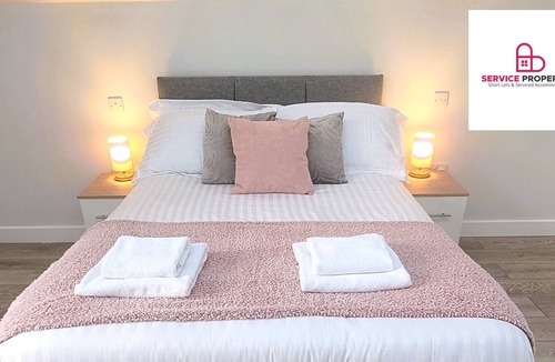 Faversham House | Affordable 2BR House with FREE Parking