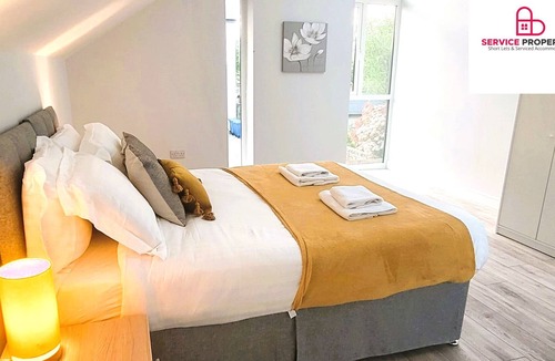 Faversham House | Affordable 2BR House with FREE Parking