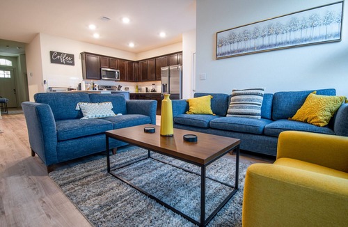 Manor House | Affordable Attractive Home Mins from Austin + Q2 Stadium