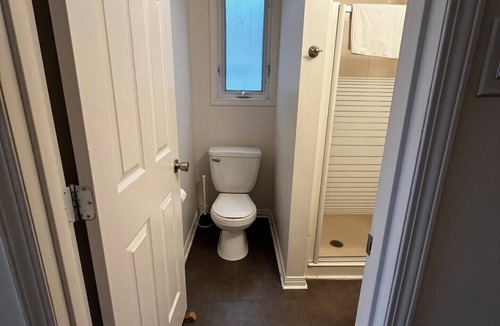 Winnipeg Apartment | Affordable Bachelor Near HSC & Downtown