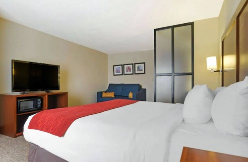 Fultondale House | Affordable & Charming King Suite! Free Breakfast