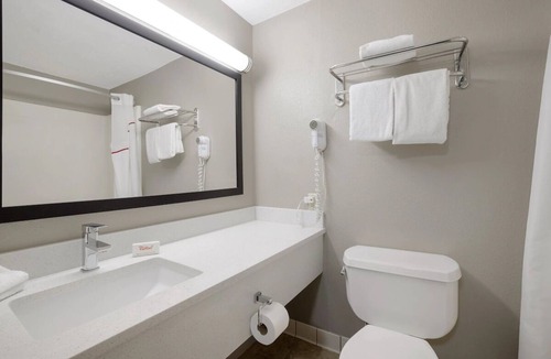 Weedsport House | Affordable Comfort in Weedsport! Pets Allowed, FREE Parking and Breakfast