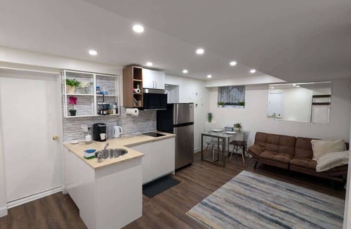 Cote-Des-Neiges—Notre-Dame-De-Grace Apartment | Affordable Cozy Basement Studio
