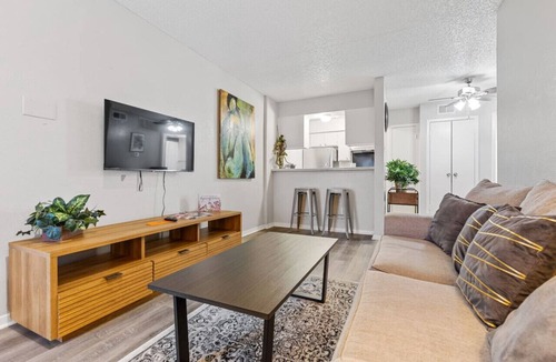 Park Central Apartment | AFFORDABLE & COZY ONE BEDROOM APARTMENT!
