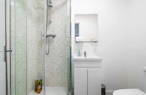 Southgate Apartment | Affordable En-Suite Studio Rooms in London, N14 3C