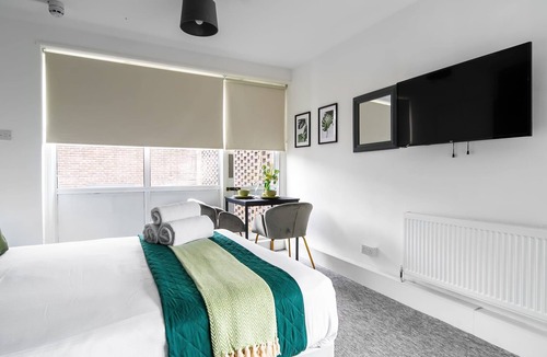 Southgate Apartment | Affordable En-Suite Studio Rooms in London, N14 3C
