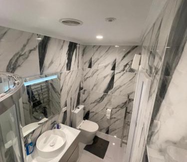 Palmerston North House | Affordable Ensuite, Handy Location