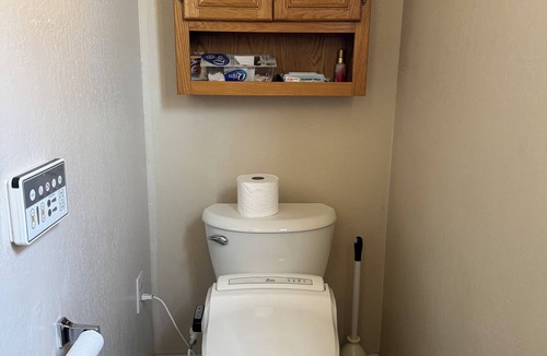 Tracy Apartment | Affordable Family-friendly, 2BR, 1Bth & full-kitchen apartment in peaceful Tracy