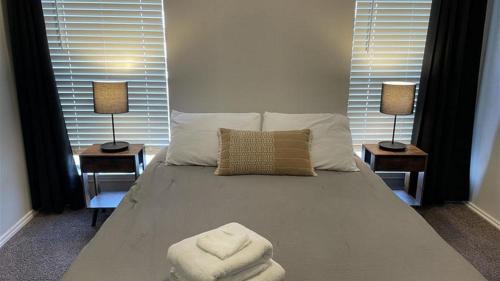 South Side Apartment | Affordable Family Stay - Kid and Pet Friendly