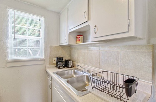 Asian District Apartment | Affordable for Long Stay 💼, Great for Budget-Friendly Business Travels ✈️