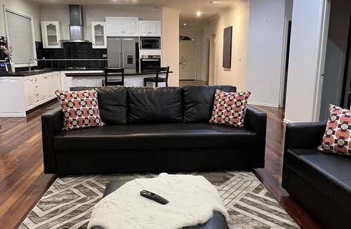 Caroline Springs House | Affordable Getaways