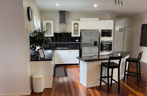 Caroline Springs House | Affordable Getaways