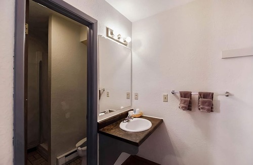Cheyenne Wells House | Affordable Getaway! Free Parking, Pet-Friendly, Close to Medicine Arrow Park